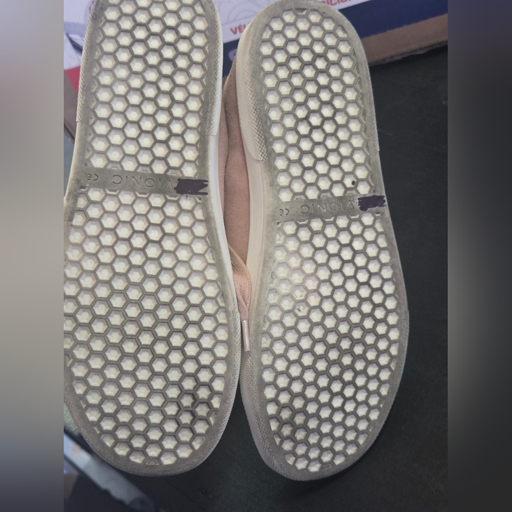 Womens VIONIC Size 6 Sunny Brinley Sneakeds - Picture 4 of 4